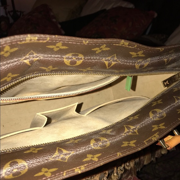 💋SOLD💋AUTHENTIC LOUIS VUITTON MONOGRAM TOTE. - Picture 4 of 8